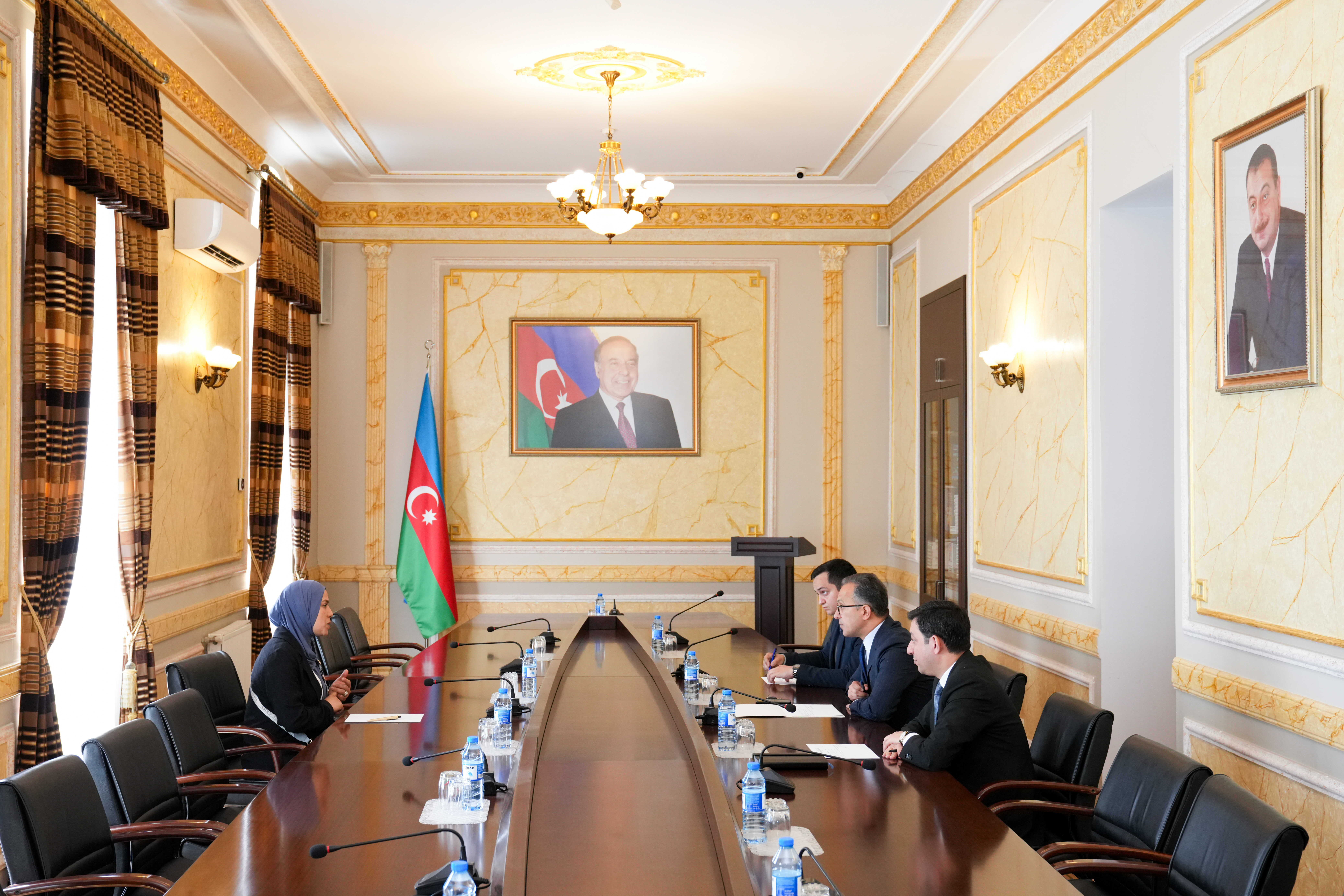 Dövlət Komitəsinin sədri Bakı şəhərində vətəndaşların müraciətlərini dinləyib - Image 2