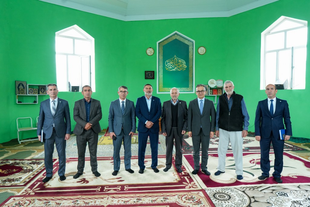 Dövlət Komitəsinin sədri Qusar rayonunda məscidlərin fəaliyyəti ilə tanış olub - Image 6