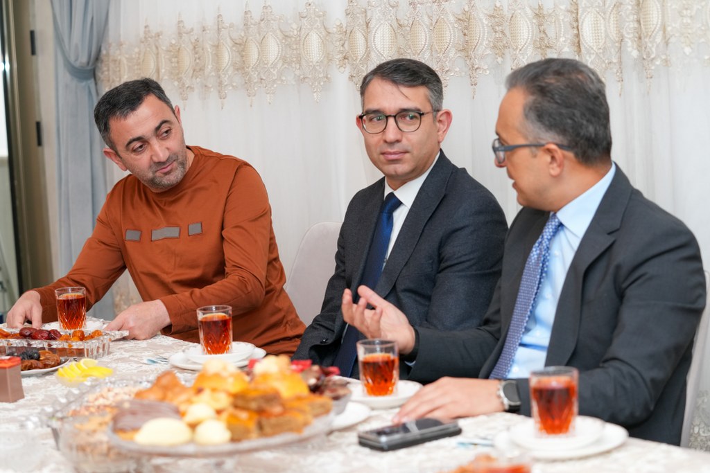 Komitə sədri Aİİ-də təhsil alan tələbənin evini ziyarət edib - Image 2